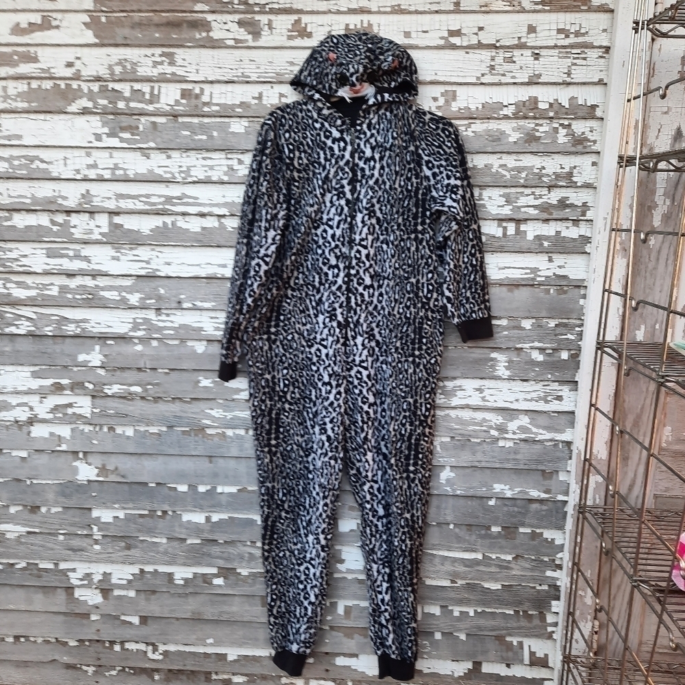🌟 Nick & Nora Cheetah Pajamas Womens size small Footless onesie PJs Costum…